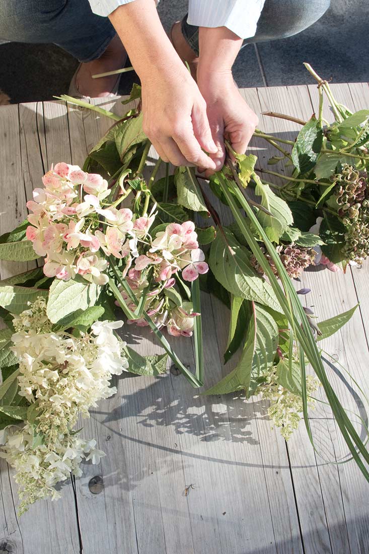 Blumen und schöne Dinge im Laden im Garten – Aufnahme 50