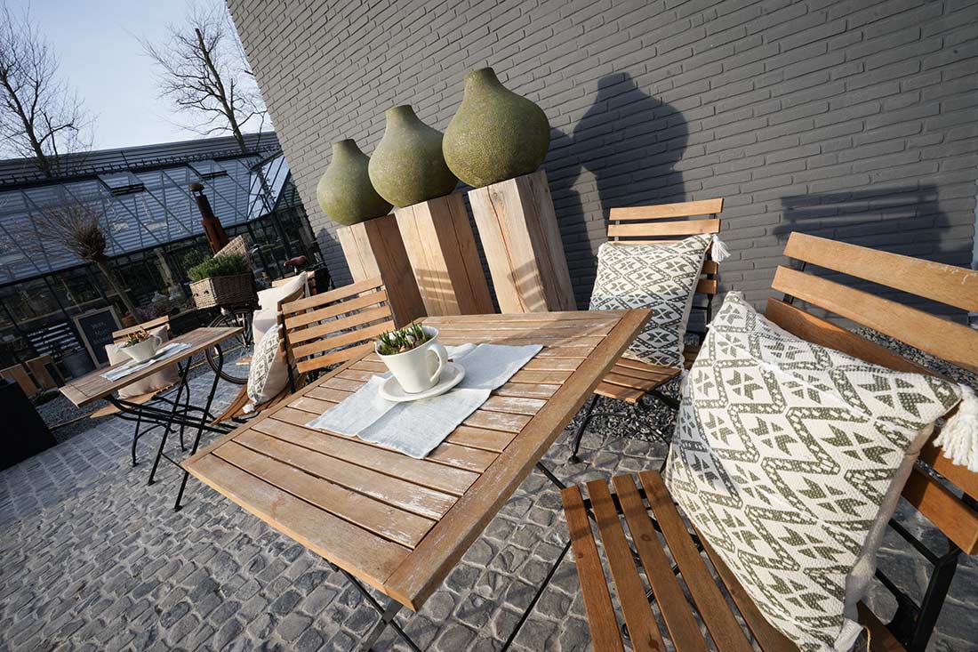 Blumen und schöne Dinge im Laden im Garten – Aufnahme 26