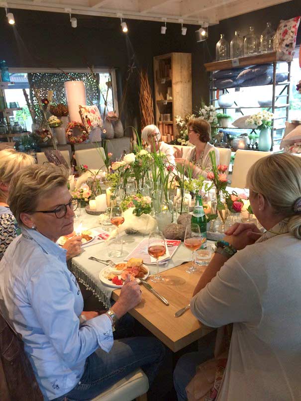 Frühstück und Begegnungen im Garten – Aufnahme 12